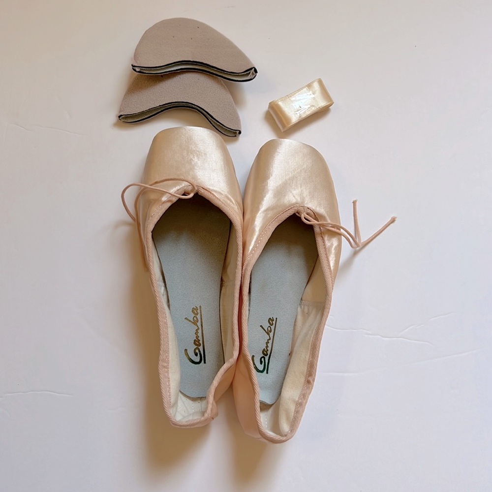 NWT Gamba by Repetto toe shoes size US 6.5 to 7,  French? size 5 (38, 97)